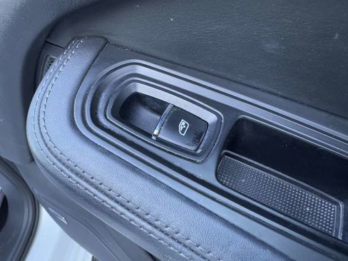 Used 2015 Porsche Macan Turbo image 40