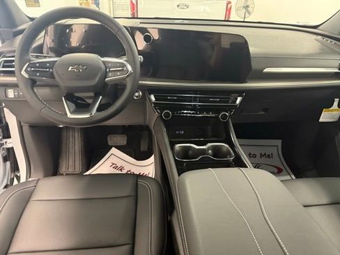 New 2026 Chevrolet Traverse LT image 16
