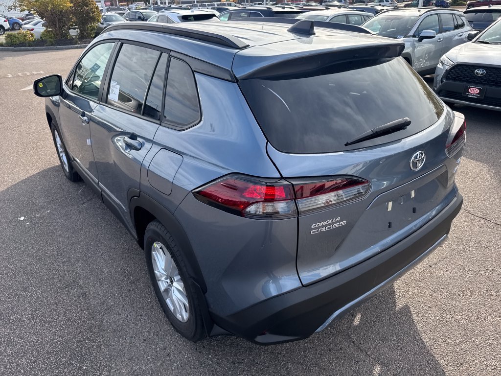New 2026 Toyota Corolla Cross LE w/ Moonroof Package AWD/4WD image 5