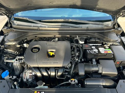 Used 2020 Hyundai Elantra SEL FWD image 30