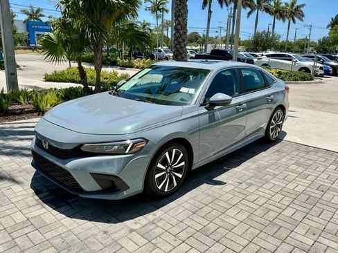Used 2023 Honda Civic EX image 4