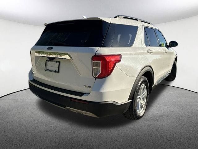 Used 2020 Ford Explorer XLT w/ Equipment Group 202A AWD/4WD image 13
