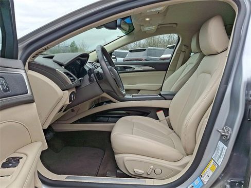 Used 2020 Lincoln MKZ image 13