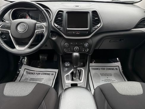 Used 2018 Jeep Cherokee Latitude image 12