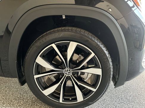 New 2026 Volkswagen Atlas Cross Sport SEL Premium R-Line AWD/4WD image 42