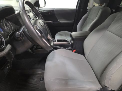 Used 2019 Toyota Tacoma SR5 image 12