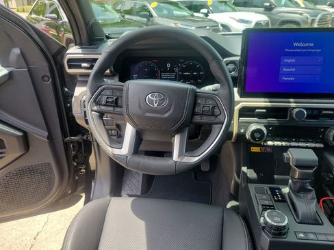 Used 2025 Toyota Tacoma 4x4 Double Cab Hybrid image 19