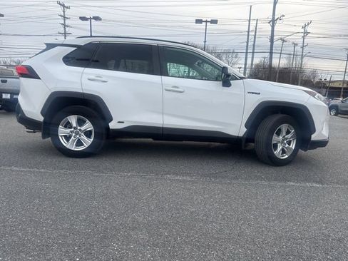 Used 2020 Toyota RAV4 XLE image 8