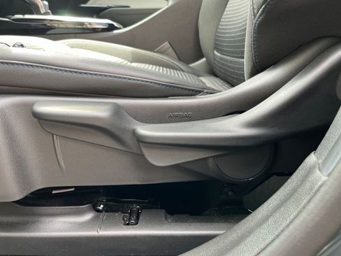 Used 2025 Chevrolet Trax LT image 22