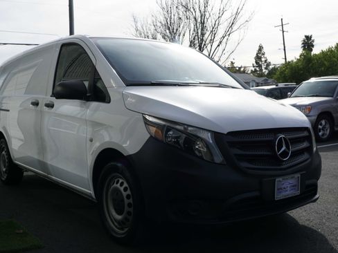 Used 2020 Mercedes-Benz Metris image 7