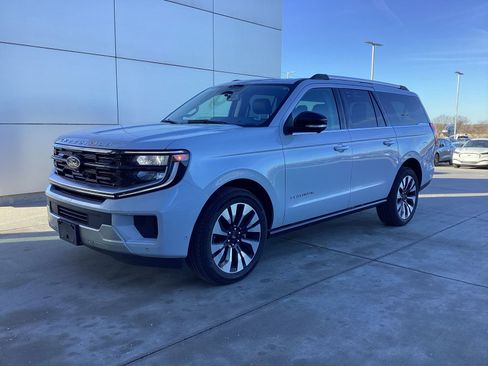 Used 2025 Ford Expedition Max Platinum w/ Driver's Package image 1