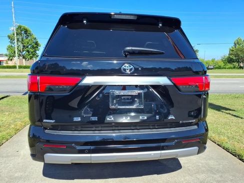 Used 2025 Toyota Sequoia Capstone AWD/4WD image 2