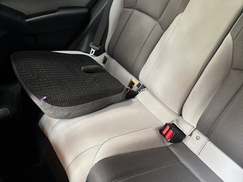 Used 2019 Subaru Crosstrek 2.0i AWD/4WD image 4