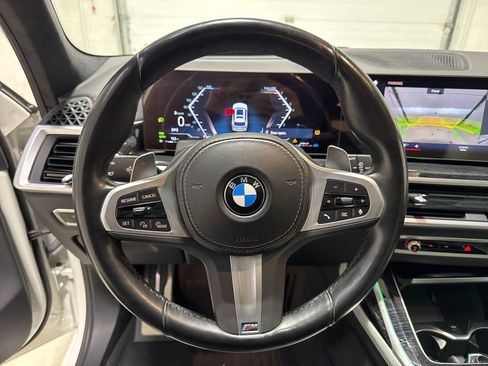 Used 2023 BMW X7 xDrive40i w/ M Sport Package image 30