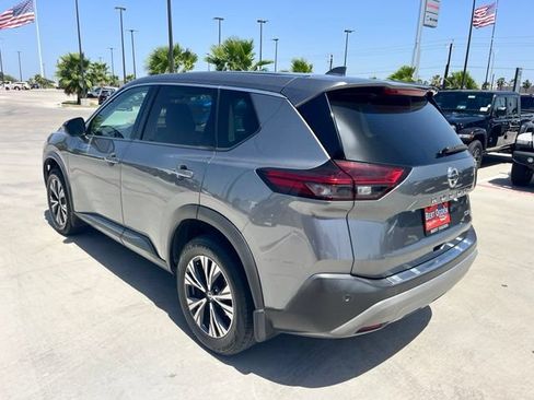 Used 2021 Nissan Rogue SV FWD image 3