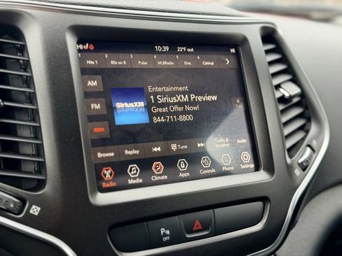 Used 2019 Jeep Cherokee Trailhawk w/ Cold Weather Group image 13