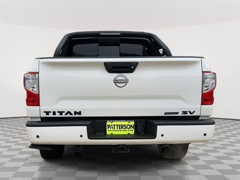 Used 2024 Nissan Titan SV image 3