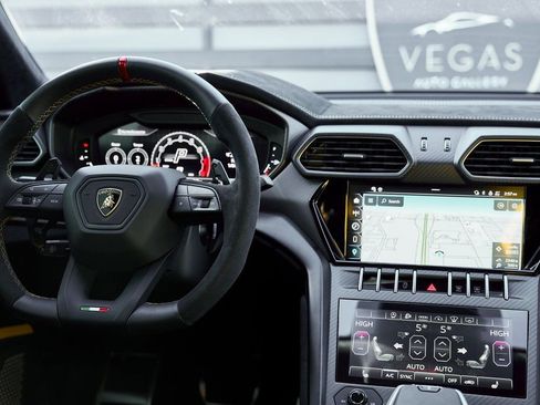 Used 2024 Lamborghini Urus Performante image 55
