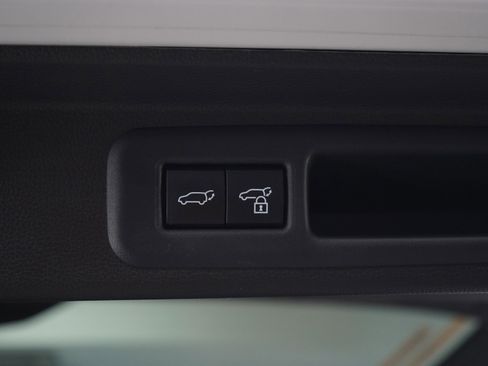 Used 2026 Toyota Sequoia Platinum AWD/4WD image 18