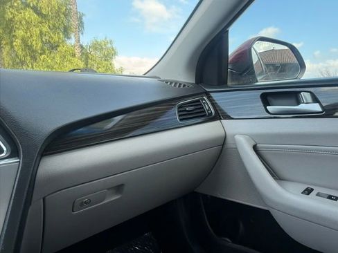 Used 2016 Hyundai Sonata Limited image 27