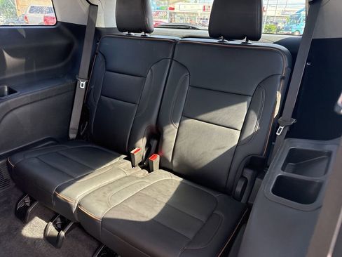 Used 2023 GMC Acadia AT4 w/ Technology Package image 16