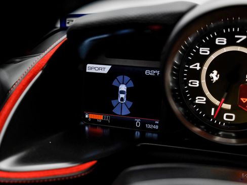 Used 2018 Ferrari 812 Superfast image 84