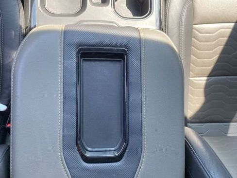 Used 2022 Chevrolet Silverado 1500 ZR2 w/ Technology Package image 39