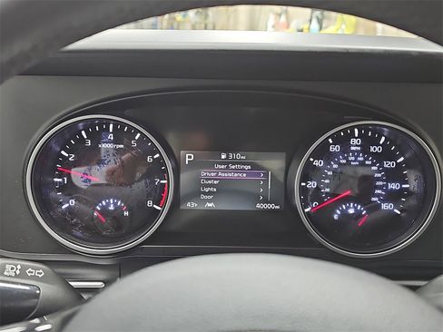 Used 2024 Kia Carnival LX image 19