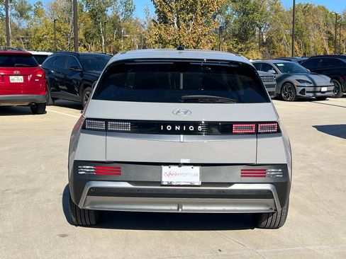 New 2026 Hyundai Ioniq 5 SE image 10