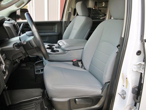 Used 2018 RAM 2500 Tradesman w/ Chrome Appearance Group AWD/4WD image 24