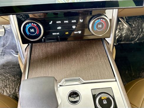 Used 2023 Land Rover Range Rover SE AWD/4WD image 19