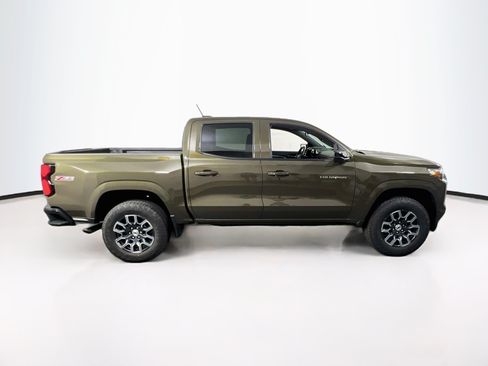 Used 2024 Chevrolet Colorado Z71 w/ Z71 Convenience Package 2 AWD/4WD image 4