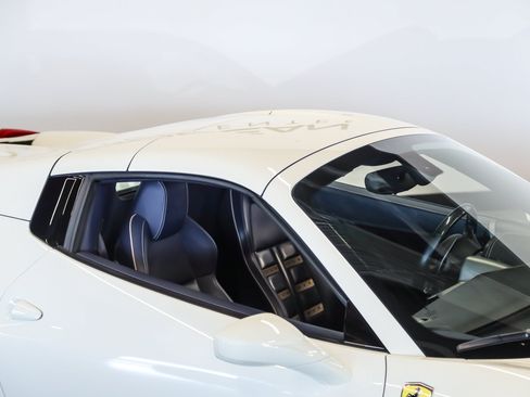 Used 2015 Ferrari 458 Spider RWD image 34
