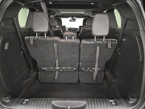 Used 2025 Chrysler Pacifica Limited FWD image 9