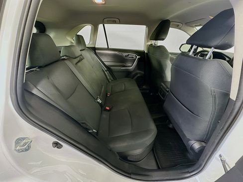 Used 2021 Toyota RAV4 LE image 38