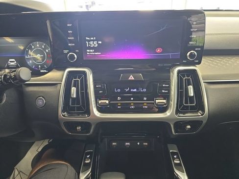 Used 2023 Kia Sorento SX AWD/4WD image 15