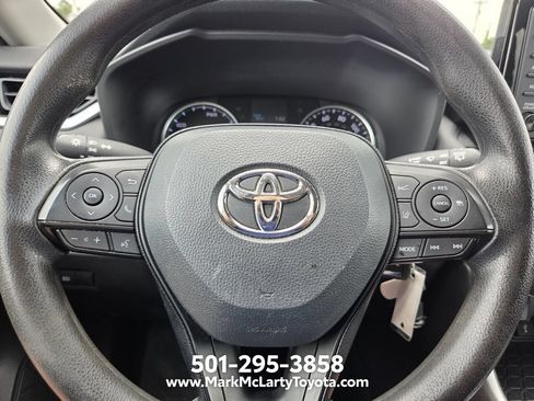 Used 2021 Toyota RAV4 LE AWD/4WD image 20