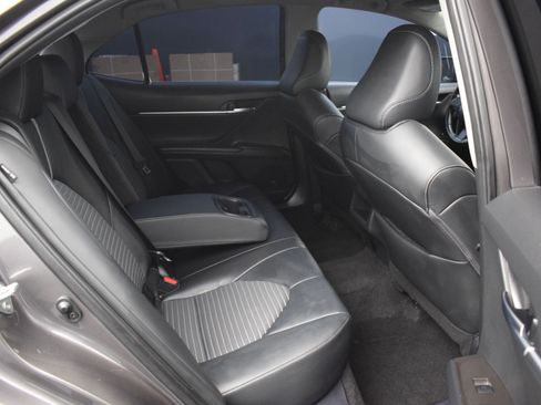 Used 2024 Toyota Camry SE image 11