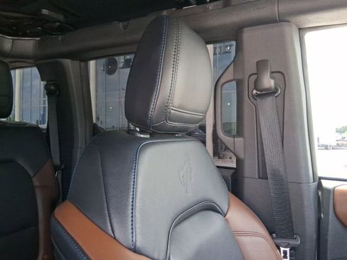 Used 2024 Ford Bronco Outer Banks w/ Sasquatch Package AWD/4WD image 17