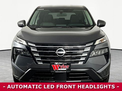 Certified 2025 Nissan Rogue SV FWD image 2