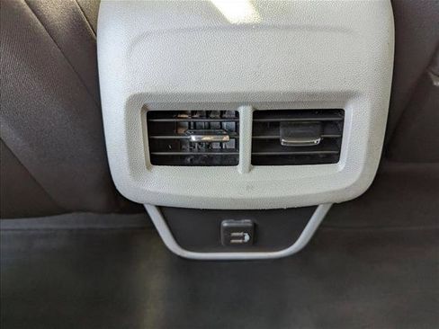 Used 2022 GMC Terrain SLE w/ Driver Convenience Package image 16