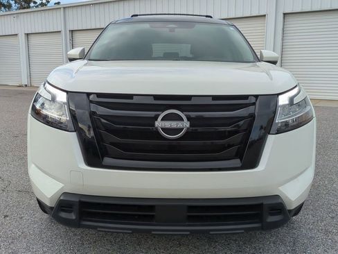 Certified 2022 Nissan Pathfinder SV image 9