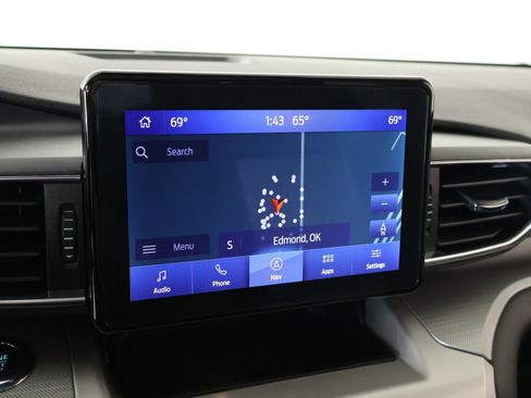 Used 2022 Ford Explorer XLT w/ Equipment Group 202A AWD/4WD image 7