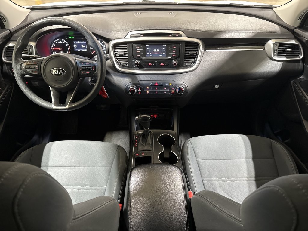 Used 2017 Kia Sorento AWD image 10