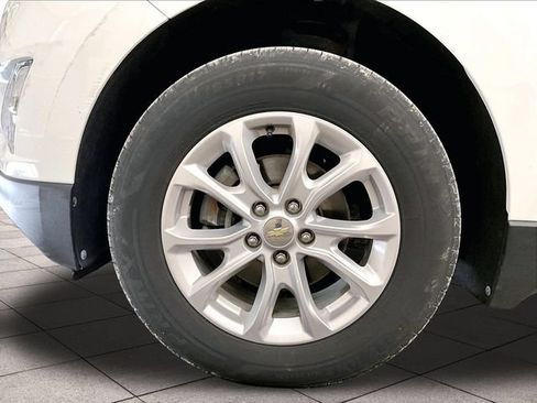 Used 2019 Chevrolet Equinox LT w/ Sun & Navigation Package AWD/4WD image 8