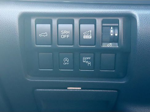 Used 2022 Subaru Forester Premium AWD/4WD image 17