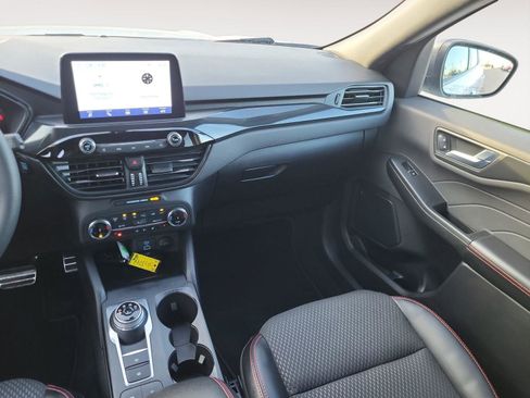 Used 2023 Ford Escape ST-Line image 12