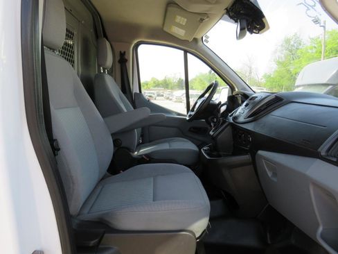 Used 2017 Ford Transit 250 130 Low Roof RWD image 19