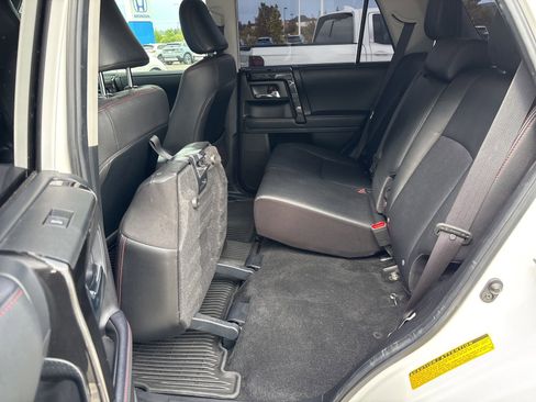 Used 2020 Toyota 4Runner Venture w/ Moonroof Package AWD/4WD image 13