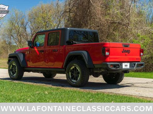 Used 2020 Jeep Gladiator Sport w/ Technology Group AWD/4WD image 2